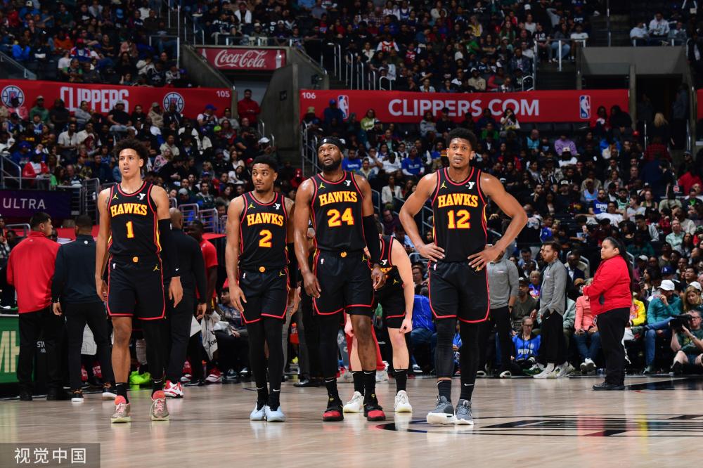 在球队中担 在球队中担